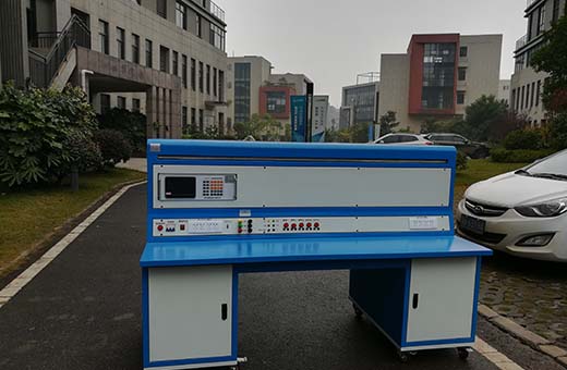 為浙江機器人廠定做的三相標準源校驗臺完工！